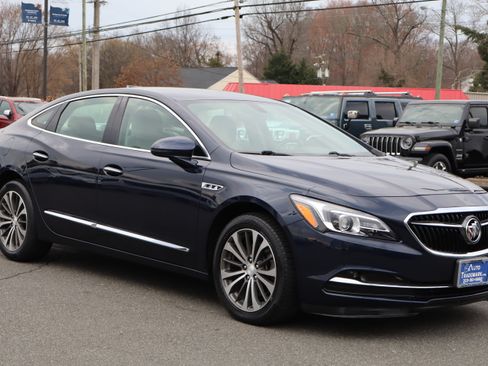 Used 2017 Buick LaCrosse Essence image 12