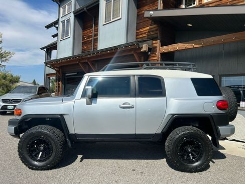 Used 2007 Toyota FJ Cruiser image 4