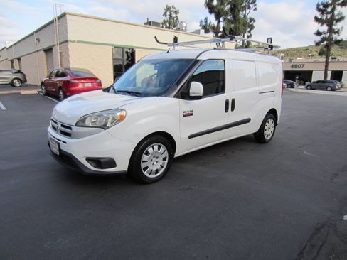 Used 2018 RAM ProMaster City Tradesman SLT image 2