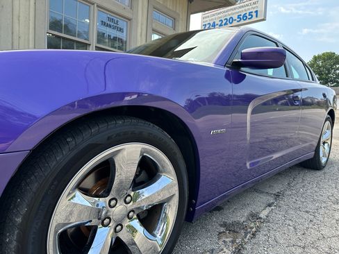 Used 2014 Dodge Charger R/T RWD image 9