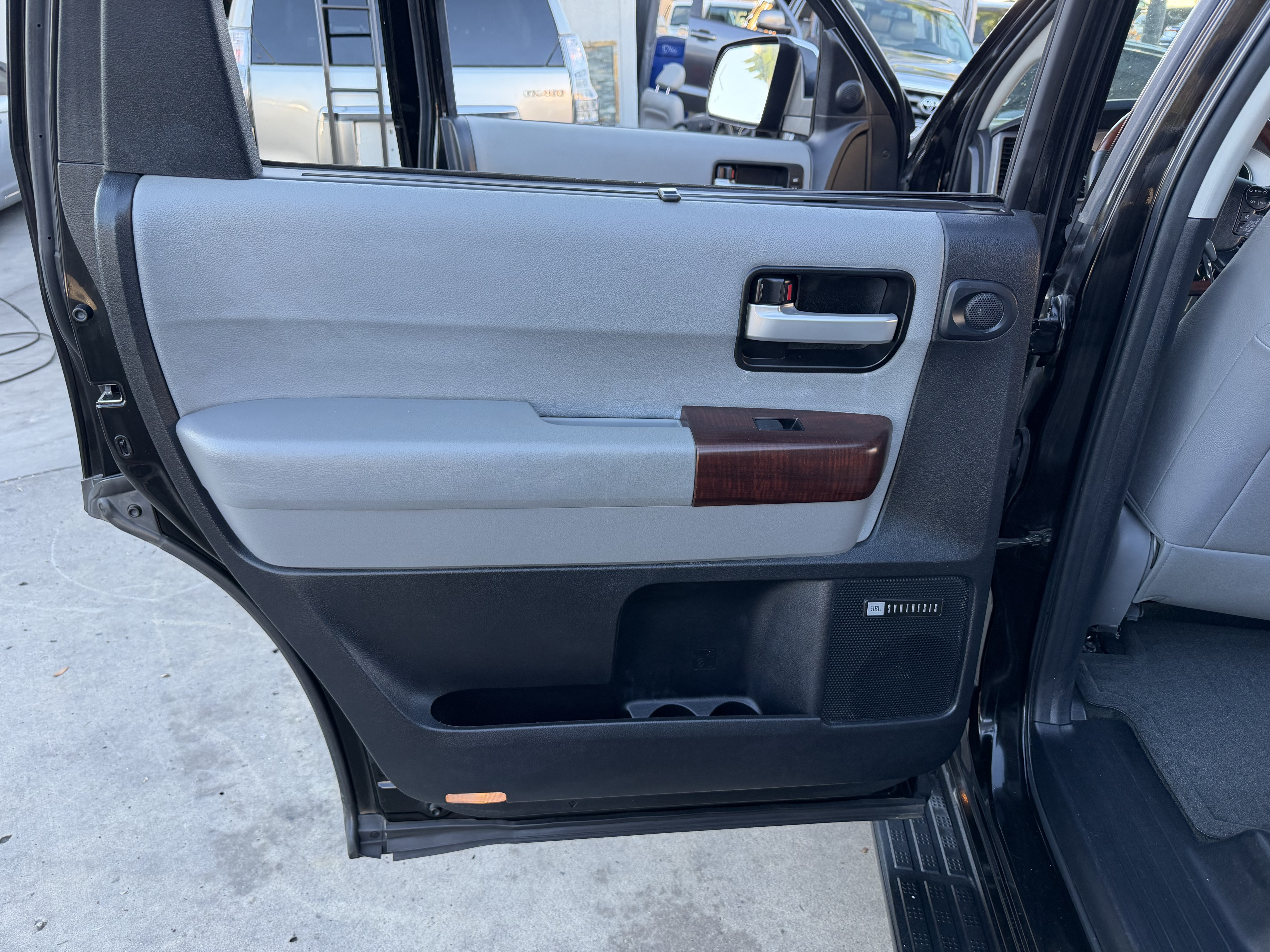 Used 2012 Toyota Sequoia Platinum AWD/4WD image 19