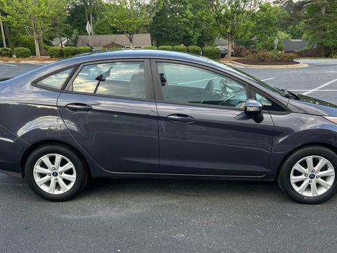 Used 2013 Ford Fiesta SE Sedan FWD image 4