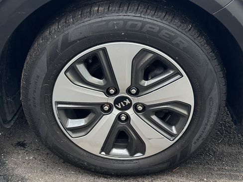 Used 2019 Kia Niro LX image 25