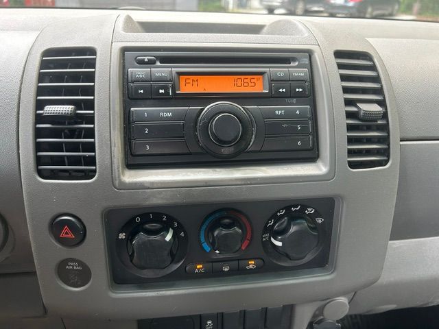 Used 2012 Nissan Frontier 2WD Crew Cab image 11