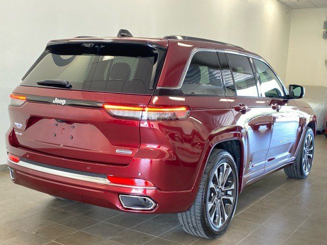 Used 2025 Jeep Grand Cherokee Overland AWD/4WD image 8