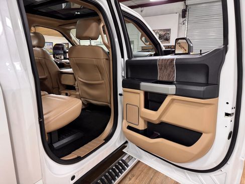 Used 2017 Ford F350 Lariat image 18