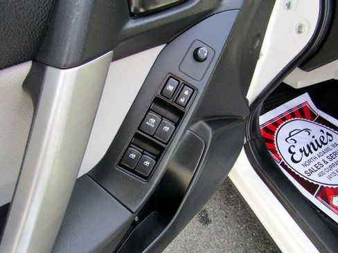 Used 2016 Subaru Forester 2.5i image 13