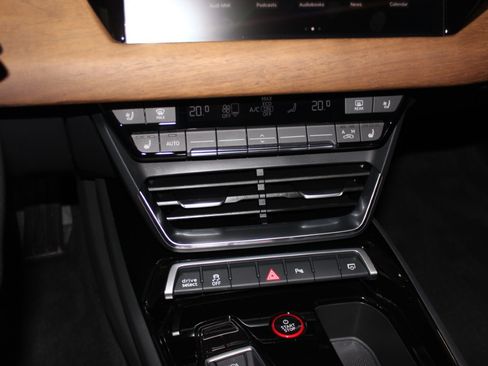 Used 2023 Audi e-tron GT Premium Plus image 20