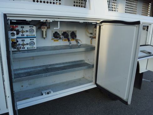 Used 2016 Mercedes-Benz Sprinter 3500 image 43