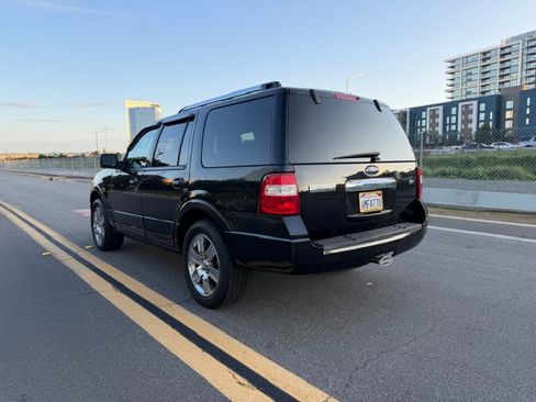 Used 2010 Ford Expedition Limited image 3