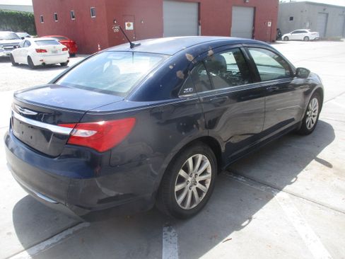 Used 2014 Chrysler 200 Touring Sedan FWD image 6
