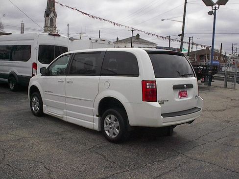 Used 2010 Dodge Grand Caravan SE image 6