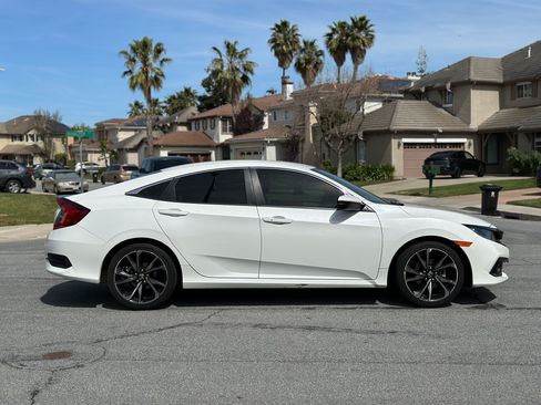 Used 2019 Honda Civic Sport image 7