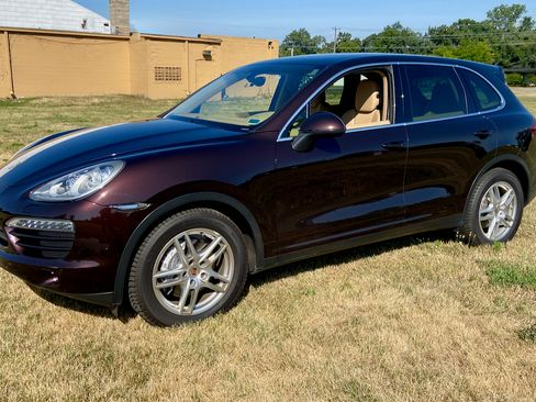 Used 2014 Porsche Cayenne UNAVAIL AWD/4WD image 1