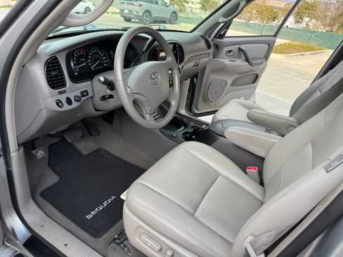 Used 2006 Toyota Sequoia SR5 image 18