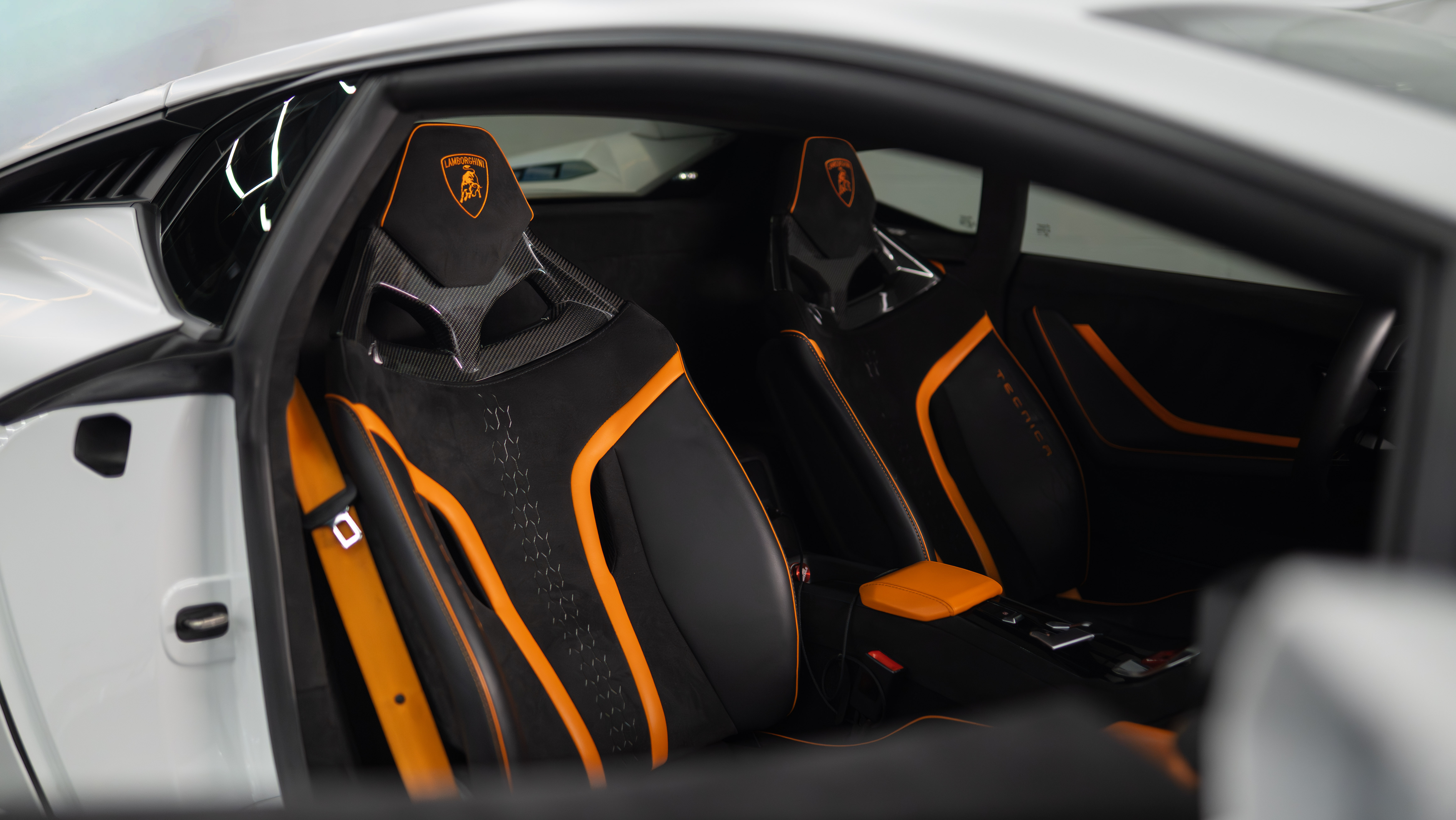 Used 2023 Lamborghini Huracan Tecnica Coupe RWD image 9