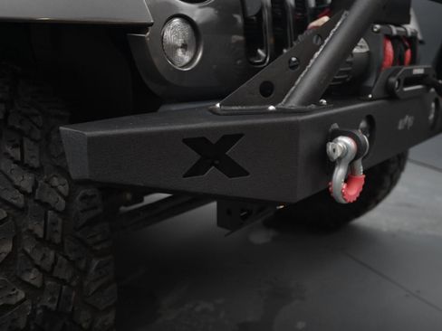 Used 2018 Jeep Wrangler Unlimited Sahara image 12