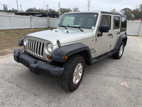 Used 2007 Jeep Wrangler Unlimited X image 2