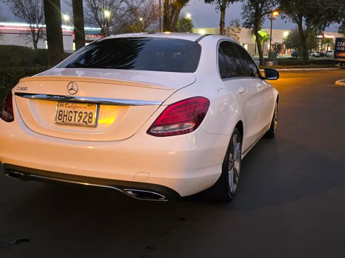 Used 2015 Mercedes-Benz C 300 Sport image 9