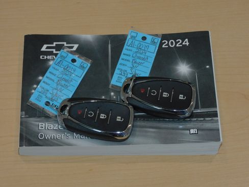 Used 2024 Chevrolet Blazer LT image 27