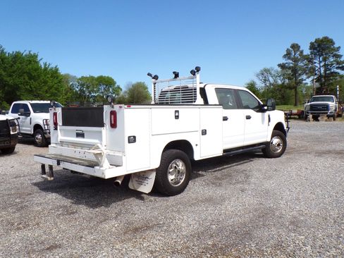 Used 2021 Ford F350 4x4 Crew Cab DRW Super Duty image 4