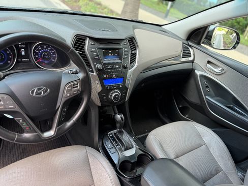 Used 2015 Hyundai Santa Fe GLS image 10