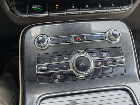 Used 2022 Lincoln Nautilus Reserve image 16