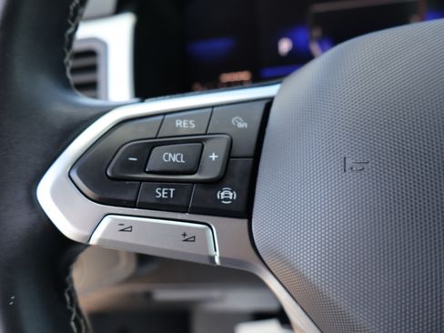 Used 2022 Volkswagen Atlas Cross Sport SE image 22