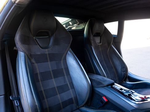 Used 2015 Lamborghini Huracan LP 610-4 image 32