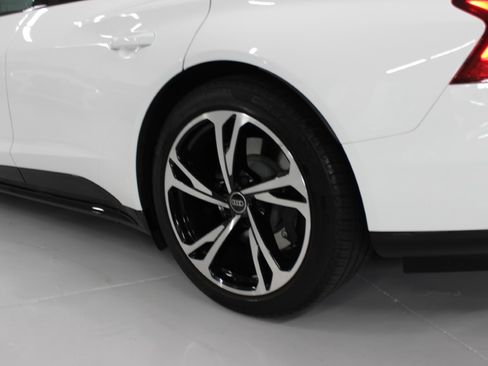 Used 2023 Audi e-tron GT Premium Plus image 16