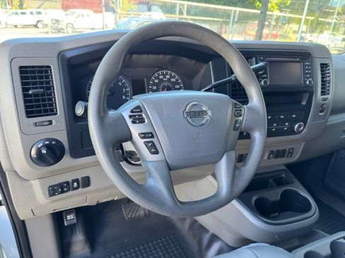 Used 2017 Nissan NV 2500 SV image 9