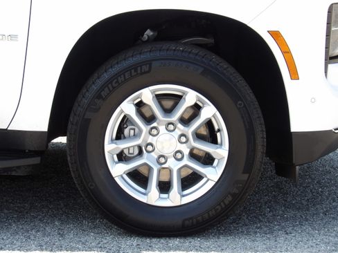 Used 2025 Chevrolet Tahoe 4WD LT image 7