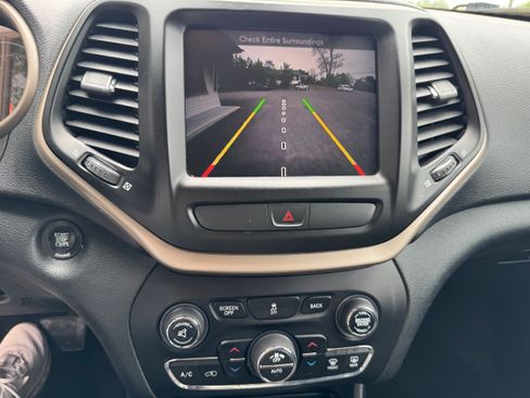 Used 2016 Jeep Cherokee 4WD 75th Anniversary image 13