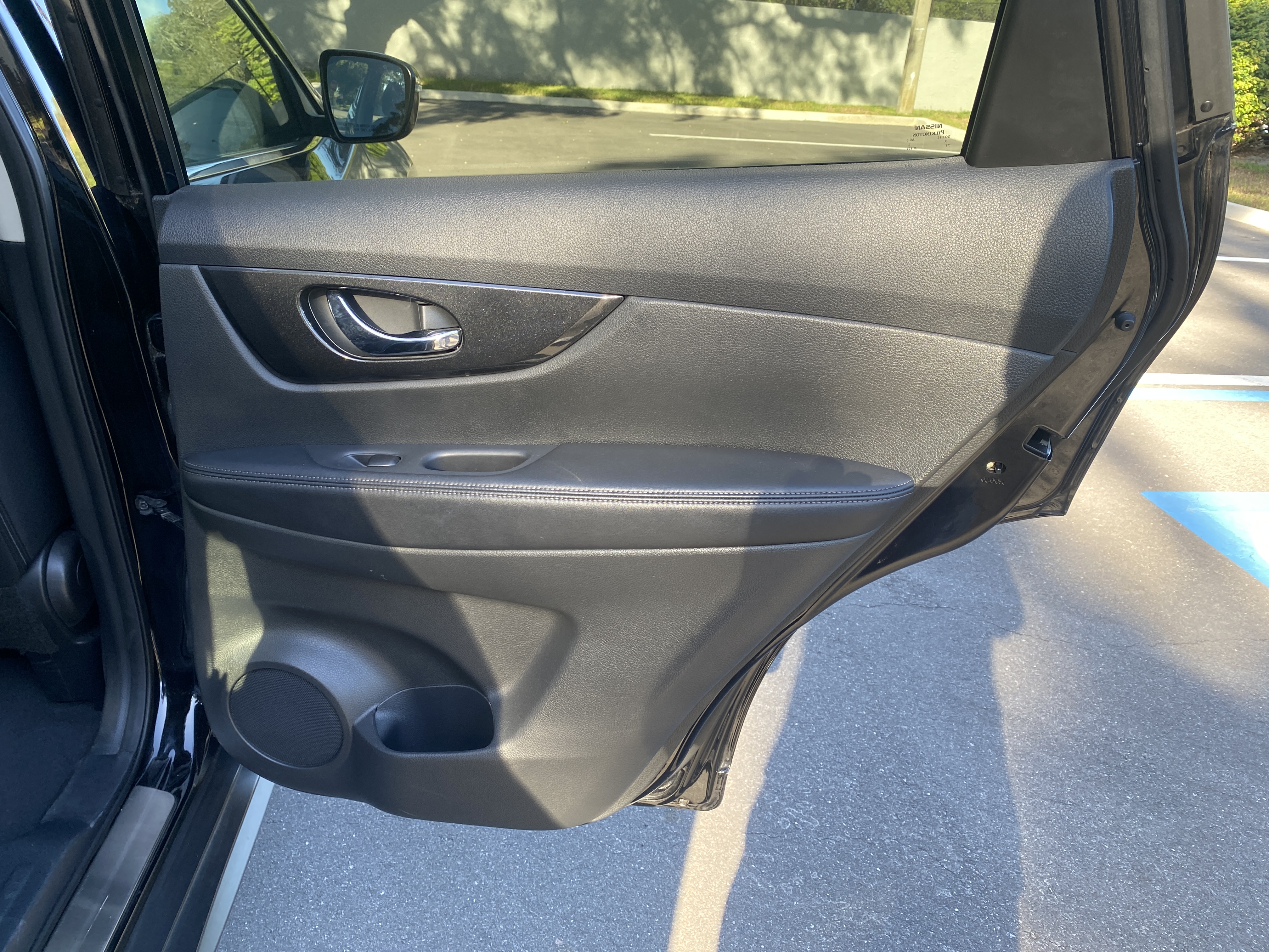 Used 2017 Nissan Rogue FWD image 11