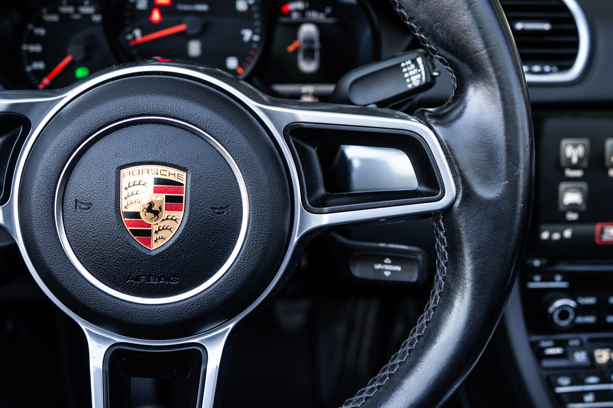 Used 2018 Porsche 718 Boxster RWD image 36