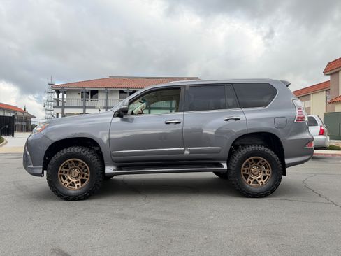 Used 2016 Lexus GX 460 image 5