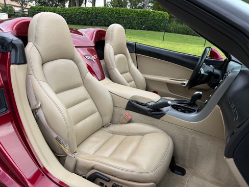 Used 2006 Chevrolet Corvette Convertible RWD image 15