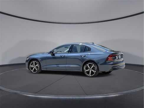 Used 2024 Volvo S60 B5 Core image 9