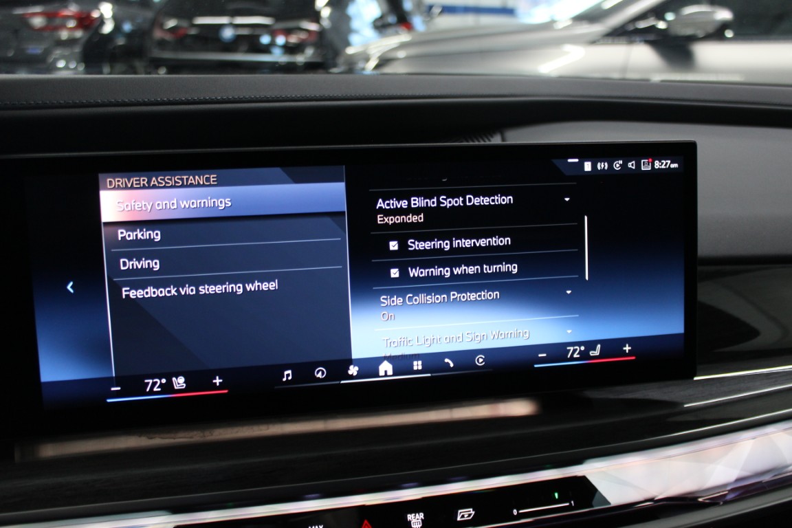 Used 2024 BMW i7 xDrive60 AWD/4WD image 25
