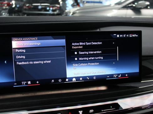 Used 2024 BMW i7 xDrive60 AWD/4WD image 25