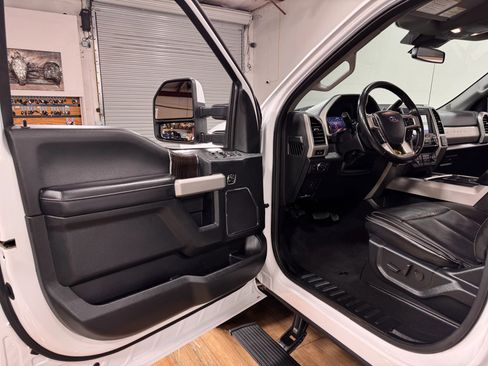 Used 2021 Ford F250 Lariat image 12