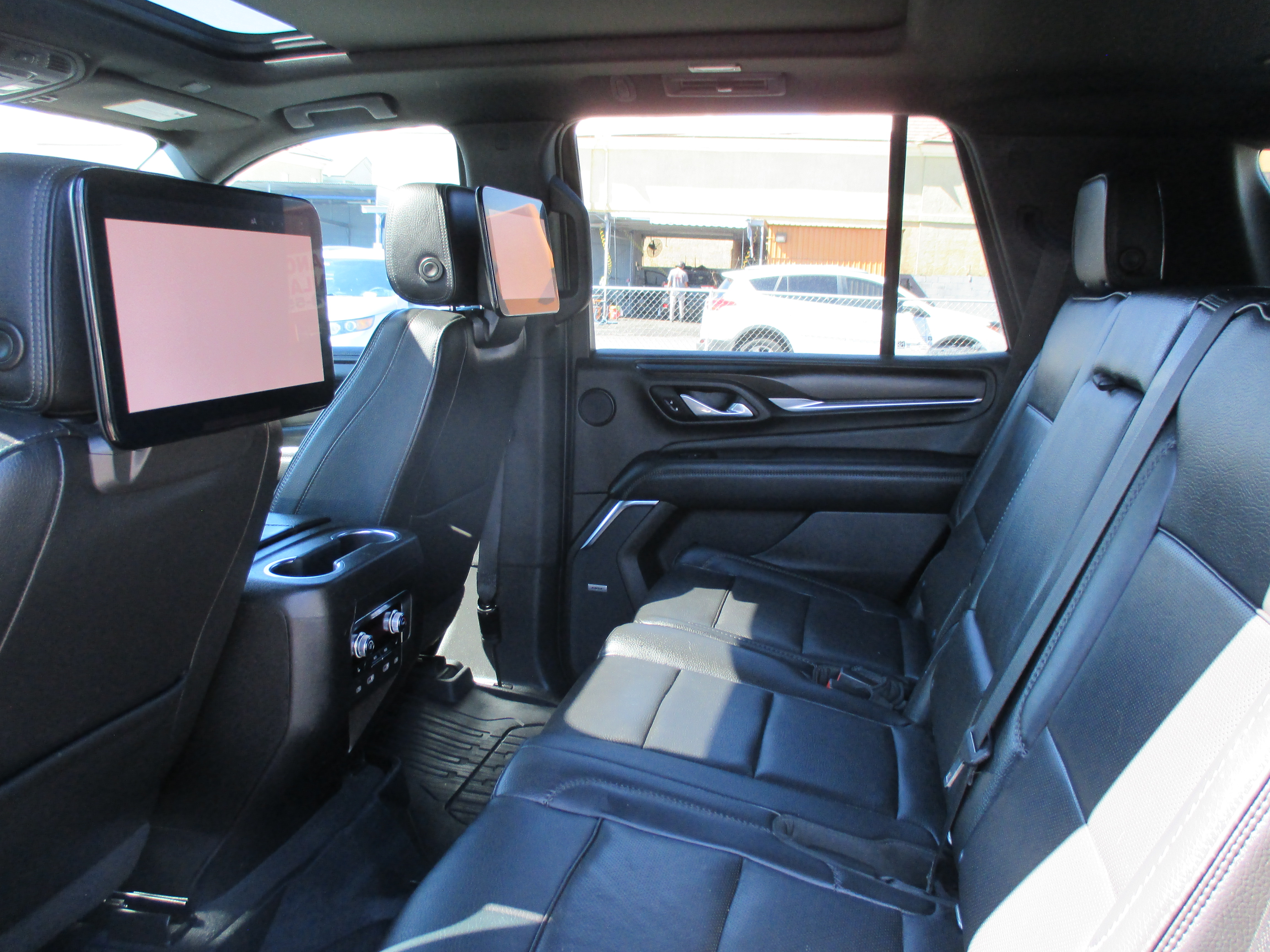 Used 2022 GMC Yukon 4WD Denali Ultimate image 13