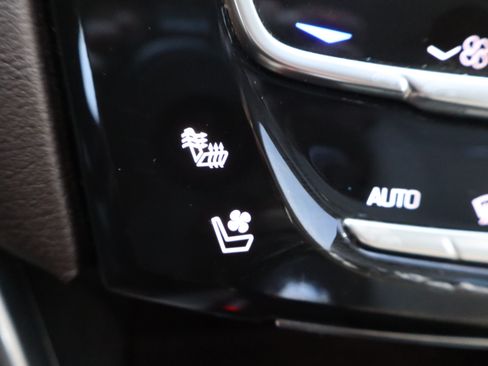 Used 2014 Cadillac XTS Luxury image 26