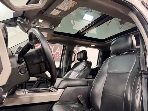 Used 2019 Ford F350 Lariat image 23