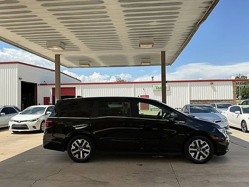 Used 2025 Honda Odyssey EX-L image 4