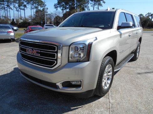 Used 2016 GMC Yukon XL SLT image 3