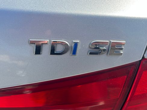 Used 2013 Volkswagen Passat TDI SE image 18