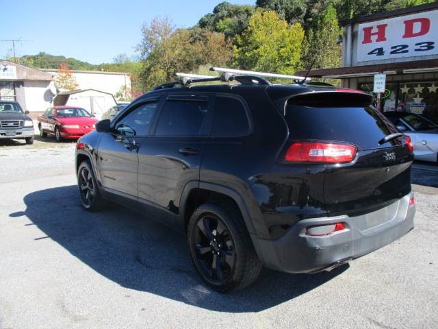 Used 2018 Jeep Cherokee FWD Latitude image 8
