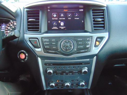 Used 2020 Nissan Pathfinder S image 17