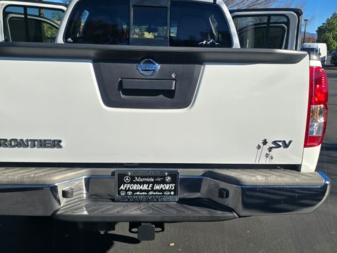 Used 2016 Nissan Frontier SV image 24